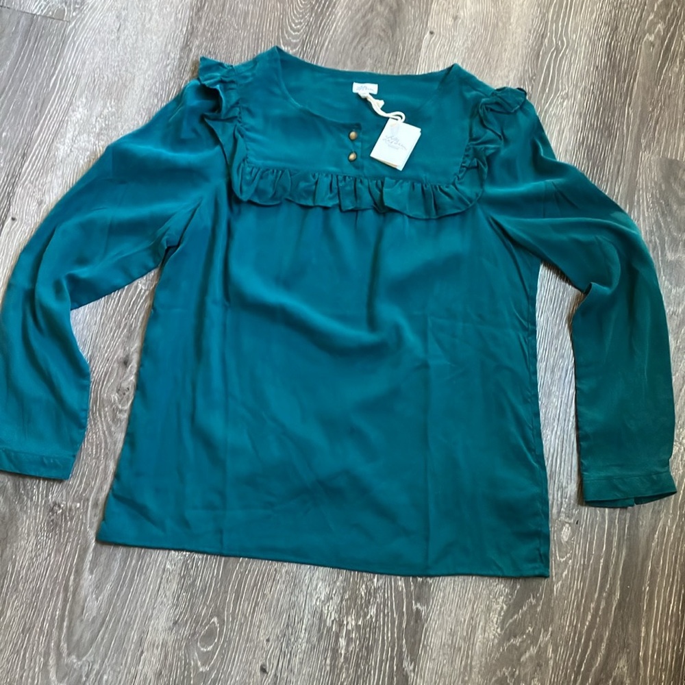L.L.Bean Signature emerald green 100%Silk ruffle detail long sleeve shirt